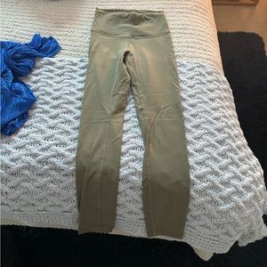 Lululemon leggings wunder under